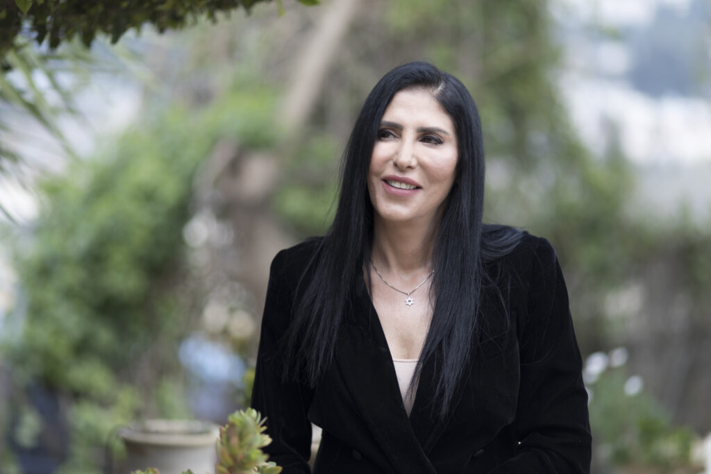 תמונה עמוד ראשי תמר זמורה